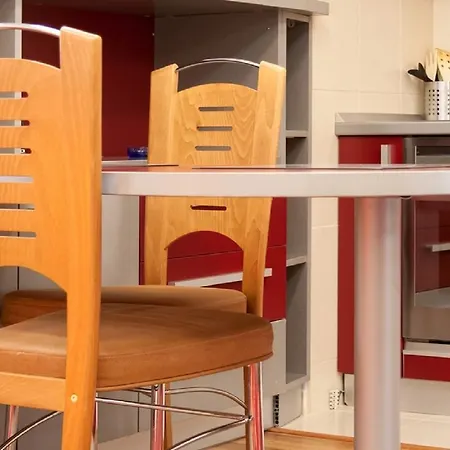 Suite Home Accommodation Daire *